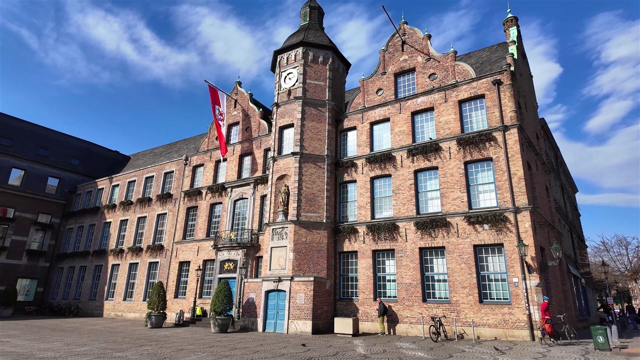 Düsseldorf city walk thumbnail